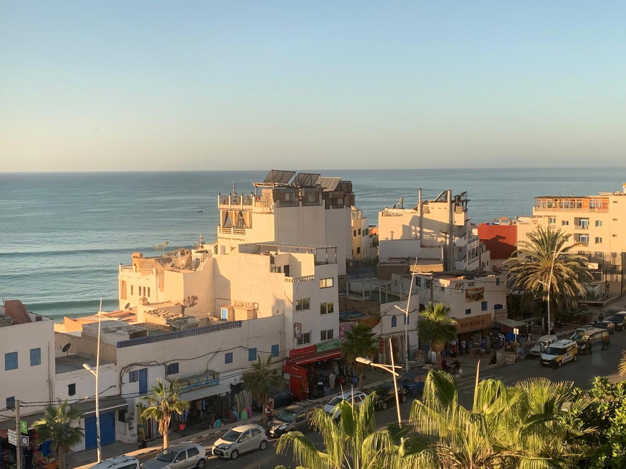 Modern With Stunning Sea View Apartment *